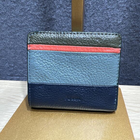 FOSSIL Authentic Palm Sized Bi-Fold Wallet Leather Credit Card Clutch - Picture 1 of 7